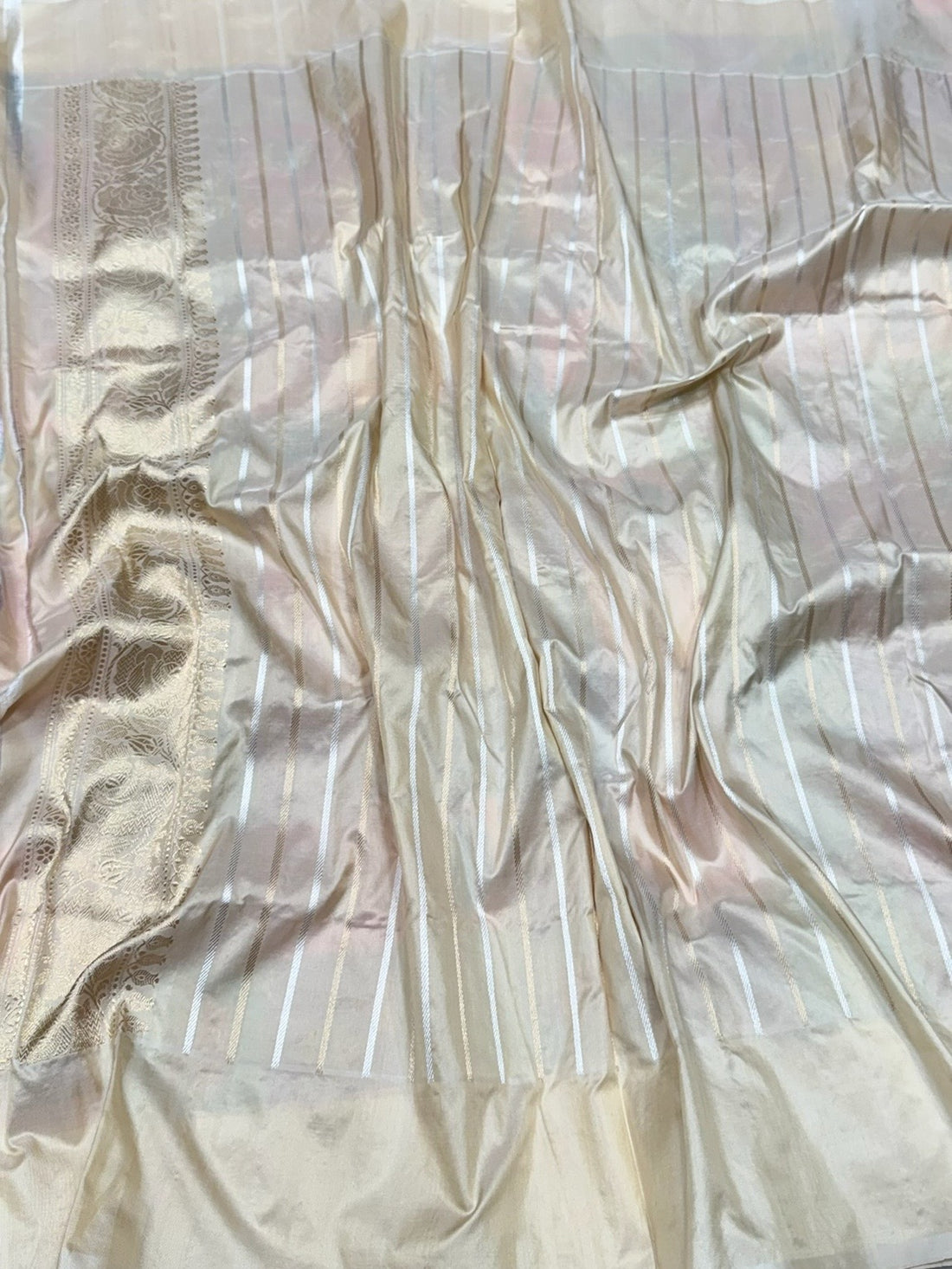 Ivory Handwoven Pure Banarasi Rangkaat Silk Saree – Pure Katan Silk