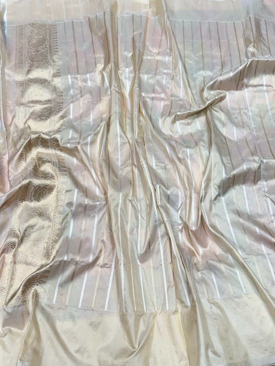 Ivory Handwoven Pure Banarasi Rangkaat Silk Saree – Pure Katan Silk
