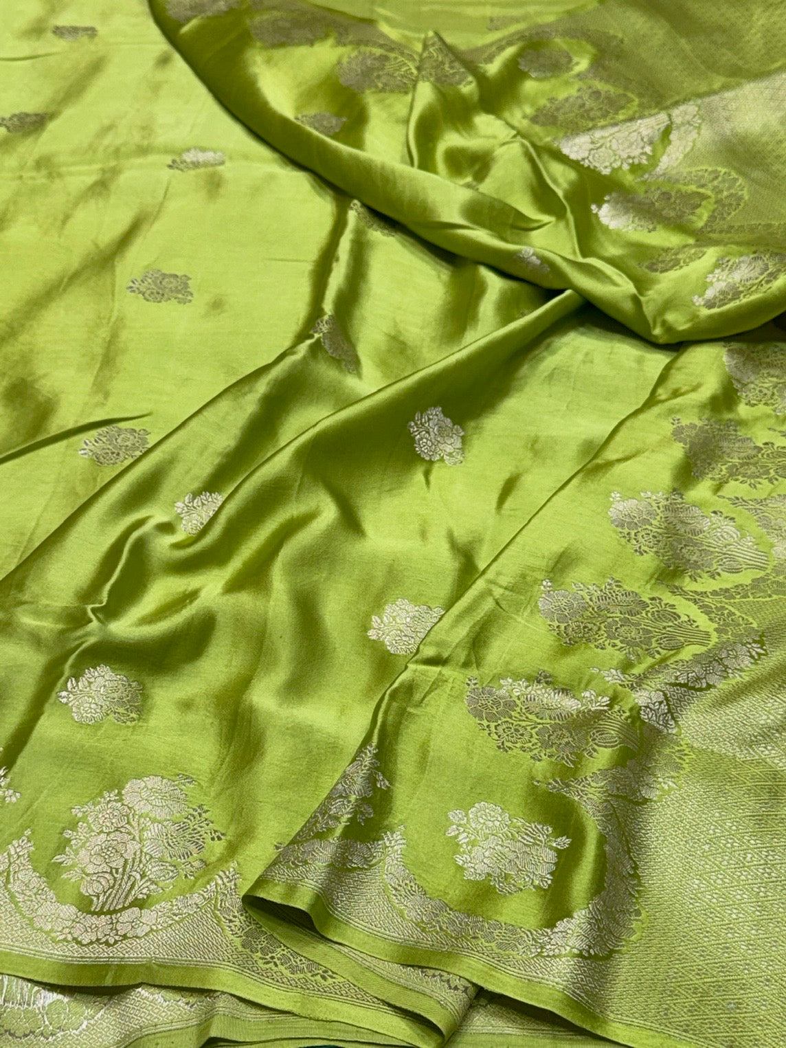 Parrot Green Handwoven Pure Mashru Banarasi Satin Silk Saree