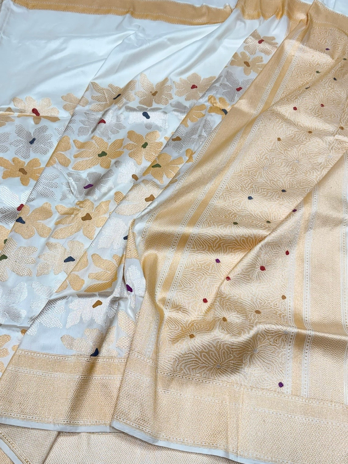 White Handwoven Pure Banarasi Silk Saree