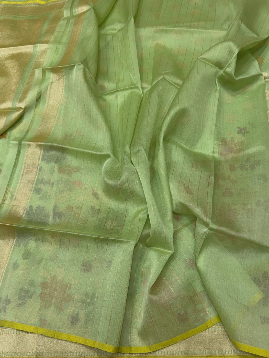 Pista Handwoven Pure Banarasi Organza Silk Saree