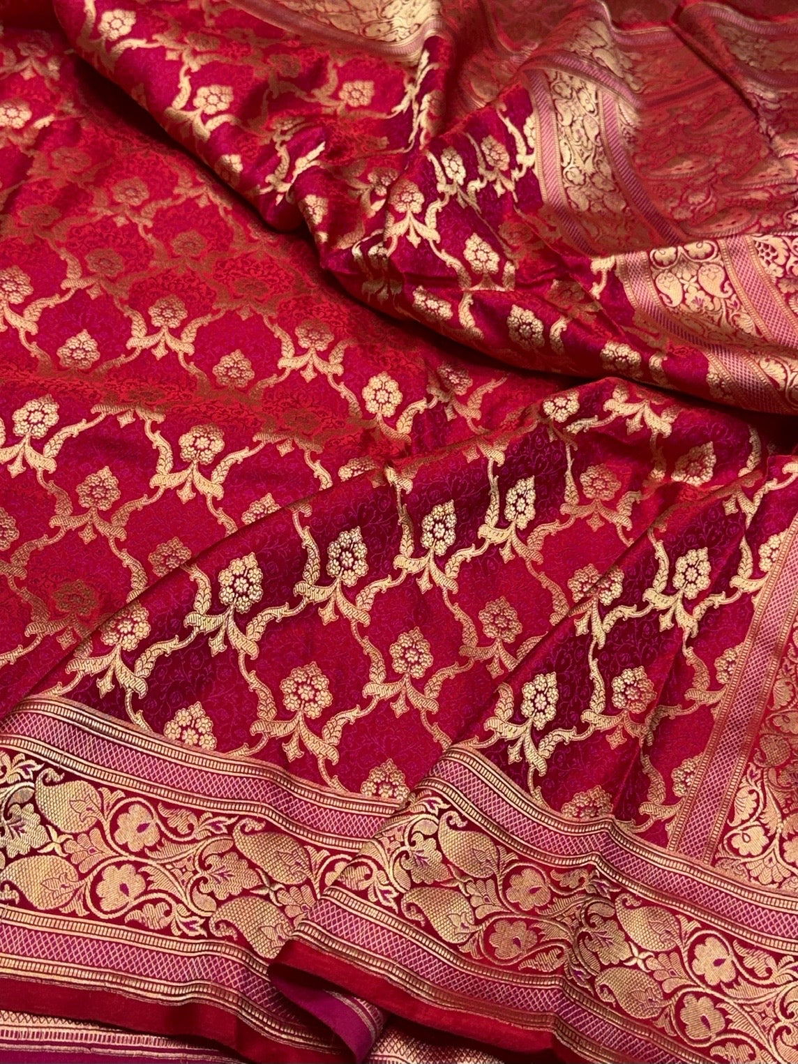 Red Handwoven Pure Banarasi Satin Tanchoi Silk Saree