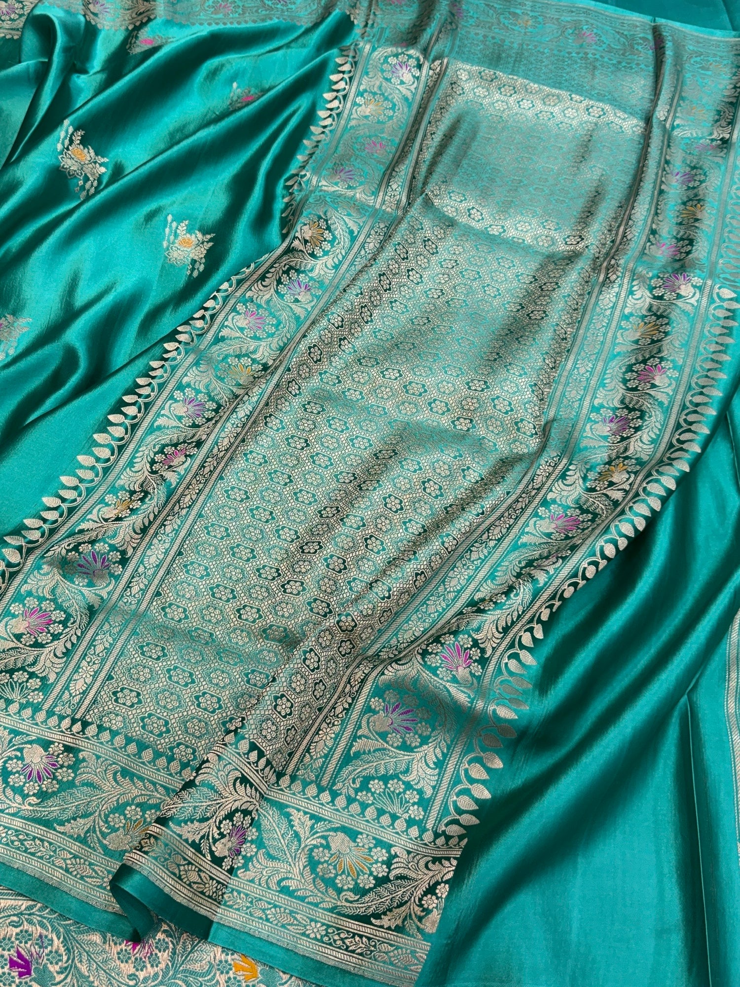 Sea Green Handwoven Pure Mashru Banarasi Satin Silk Saree – Kadwa Weave | Authentic Banaras Handloom
