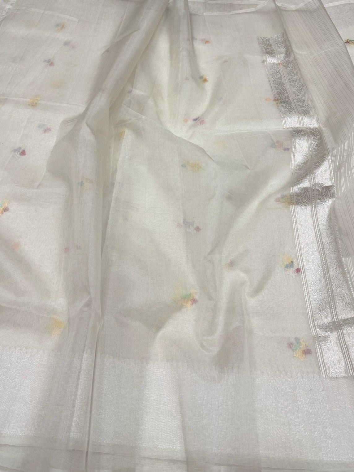 Ivory Handwoven Pure Banarasi Organza Silk Saree