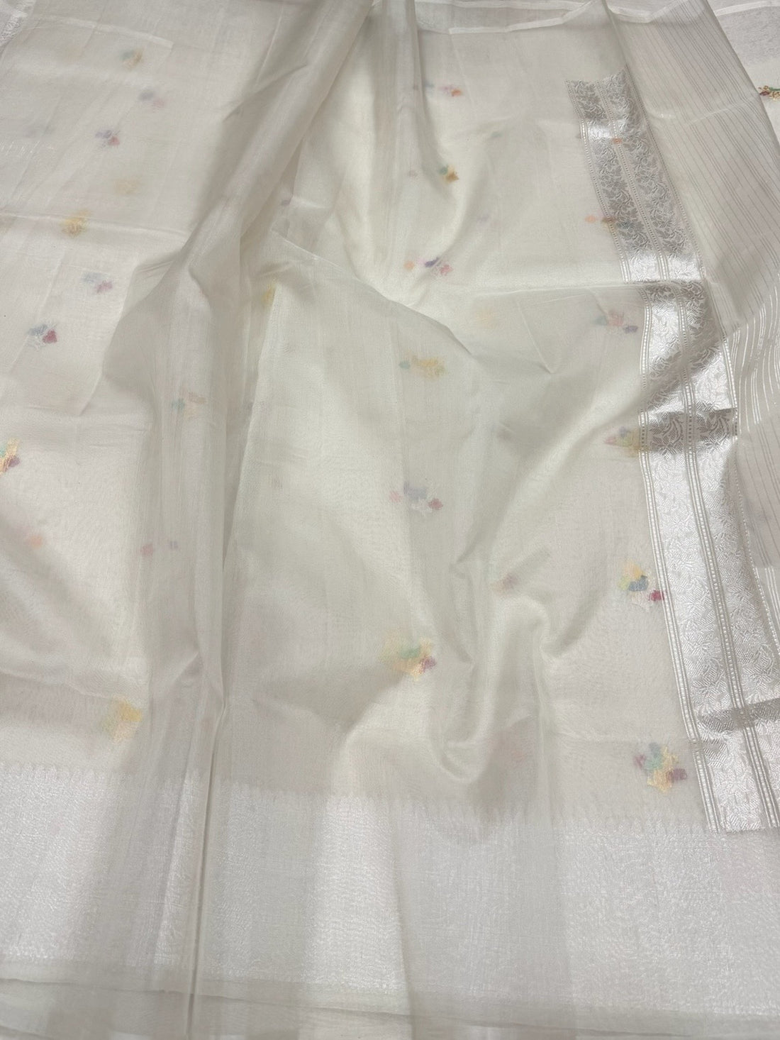 Ivory Handwoven Pure Banarasi Organza Silk Saree