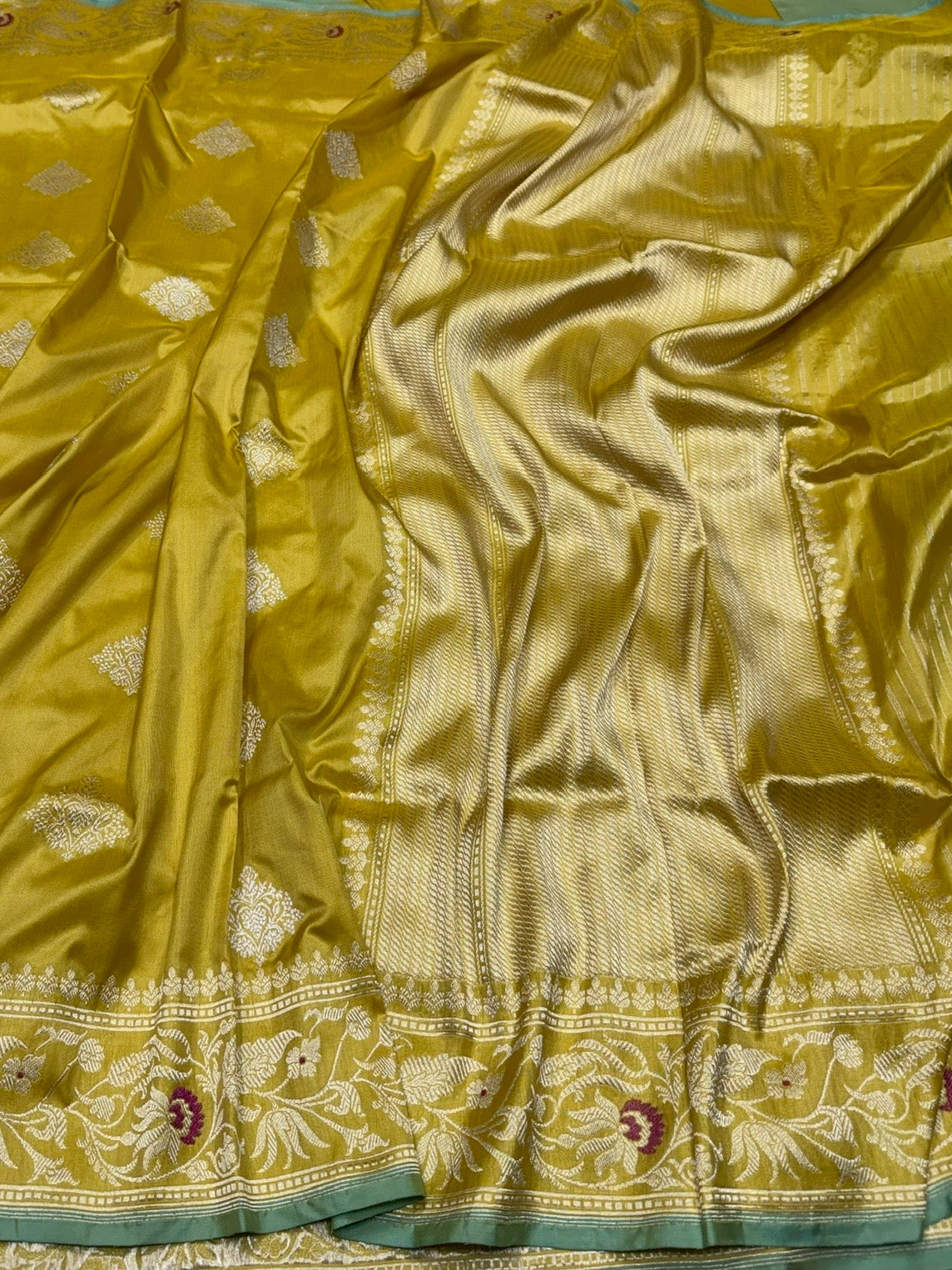 Mehndi Yellow Handwoven Pure Banarasi Silk Saree