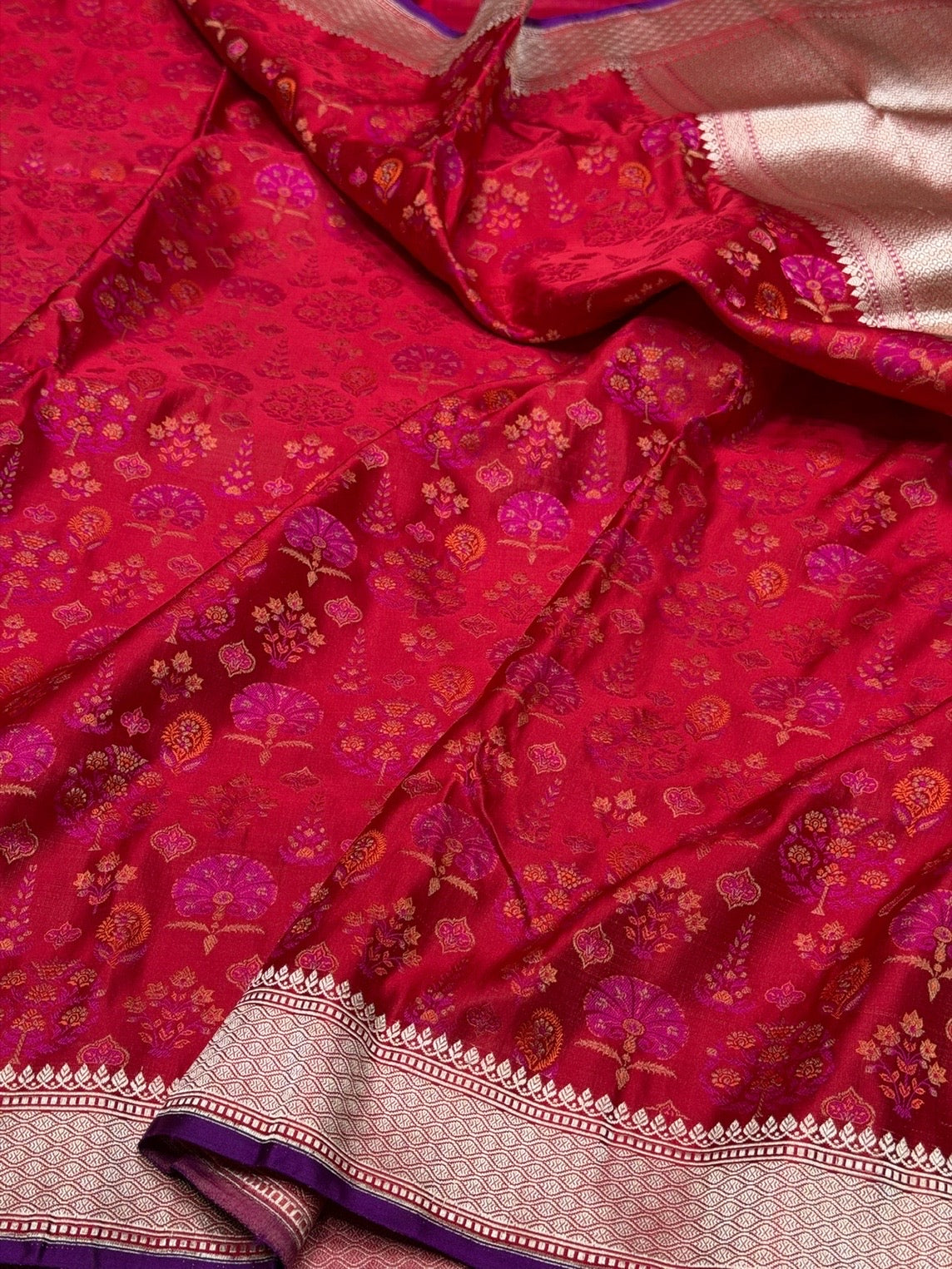 Red Handwoven Pure Banarasi Satin Tanchoi Silk Saree