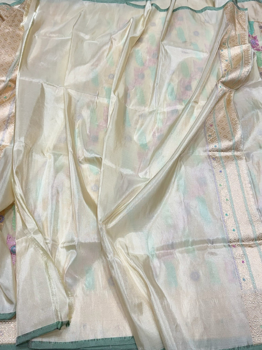 Ivory Handwoven Pure Banarasi Tissue Saree