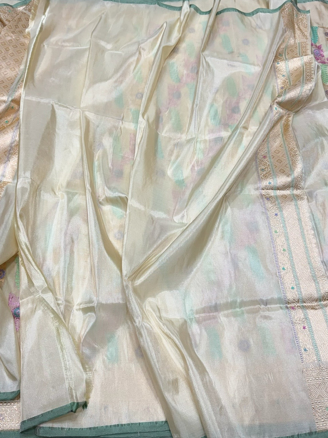 Ivory Handwoven Pure Banarasi Tissue Saree