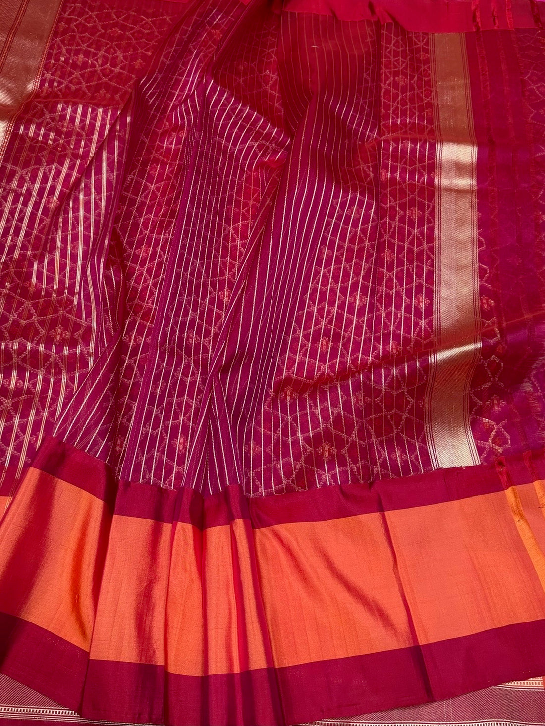 Red Handwoven Pure Banarasi Organza Silk Saree in Kadwa Weave | 100% Pure Kora Silk