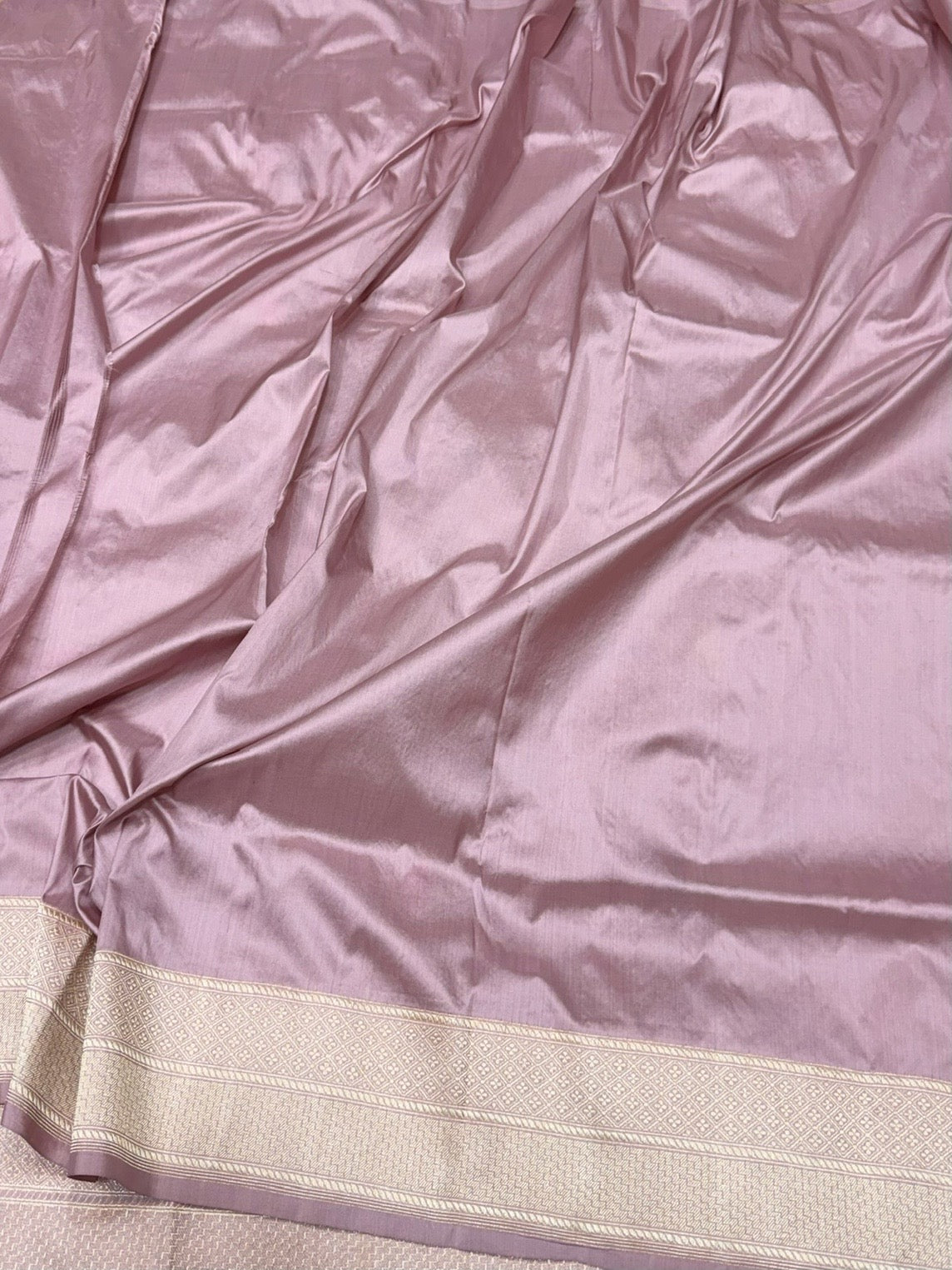 Lilac Handwoven Kimkhab Banarasi Pure Silk Brocade Sareee
