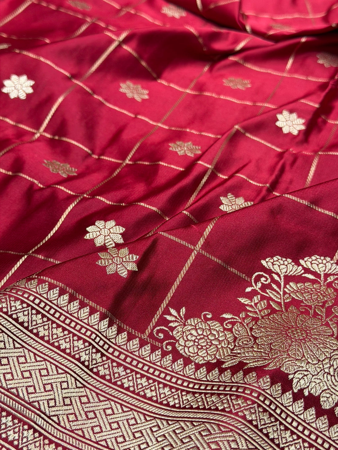 Red Handwoven Pure Banarasi Satin Silk Saree – Luxurious Satin Silk with Kadwa Weave