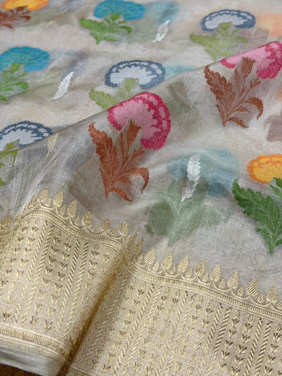 Ivory Handwoven Pure Banarasi Ektara Tissue Saree | Lightweight Kadwa Katan Silk