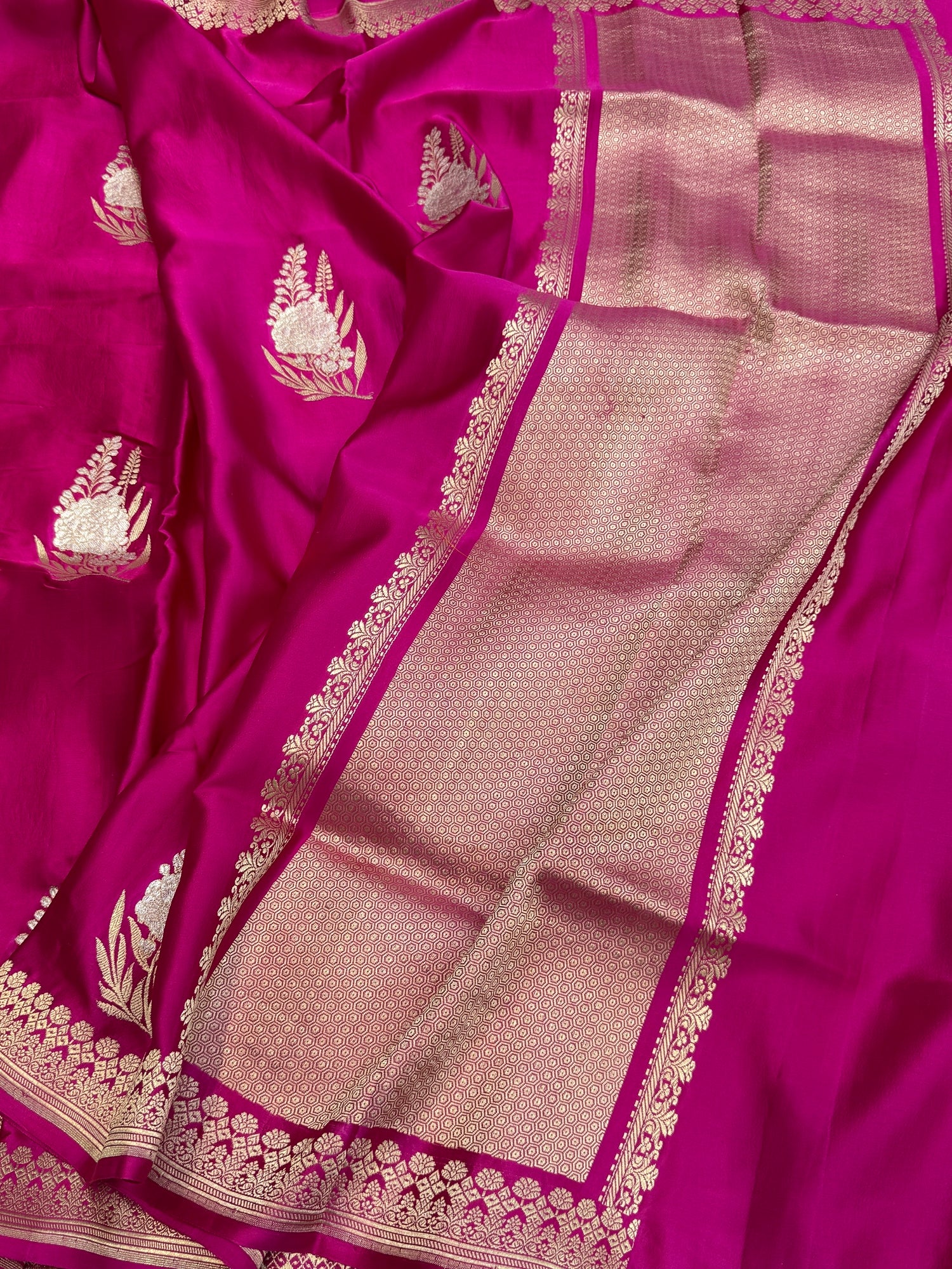 Rani Pink Handwoven Pure Mashru Banarasi Satin Silk Saree – Kadwa Weave | Authentic Banaras Handloom