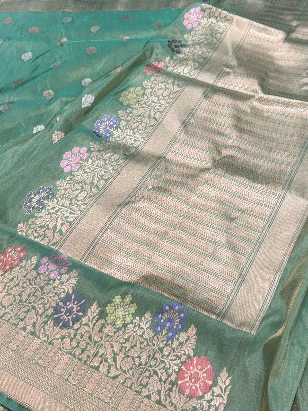 Sea Green Handwoven Pure Banarasi Tissue Saree