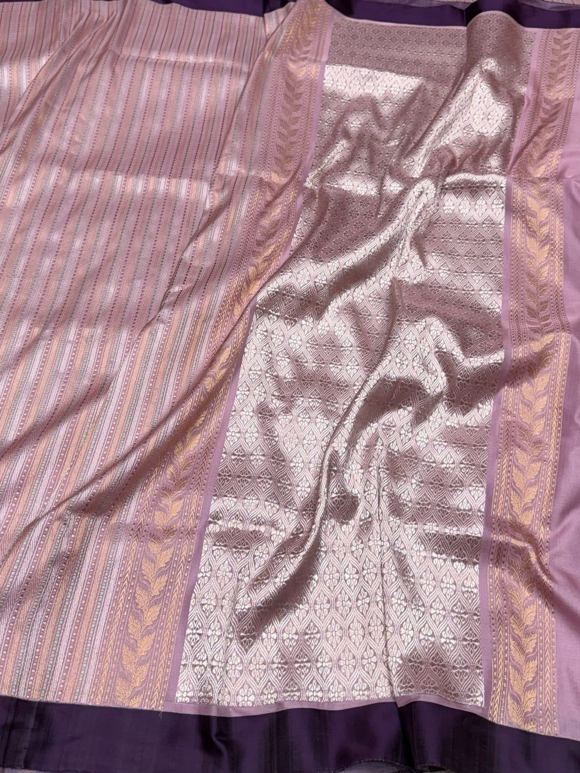 Lilac Handwoven Pure Banarasi Silk Saree