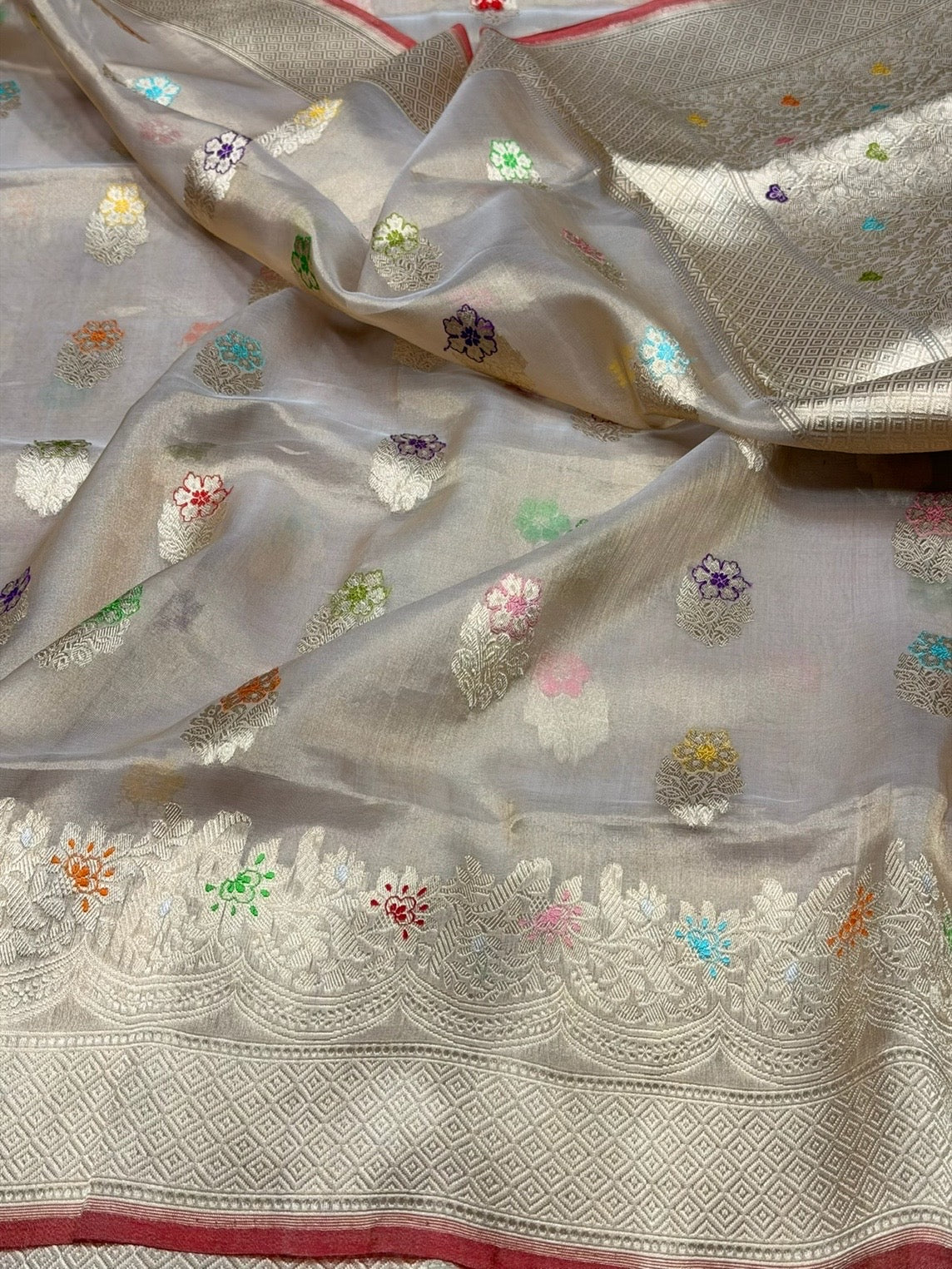 Champagne Gold Handwoven Pure Banarasi Tissue Saree – Kadwa Weave in Katan Tissue Silk