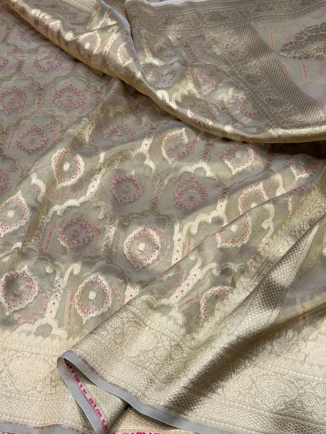 Champagne Gold Pure Banarasi Tissue Silk Saree | Pure Kora Tissue | Cutwork Technique | Lightweight Banarasi Saree