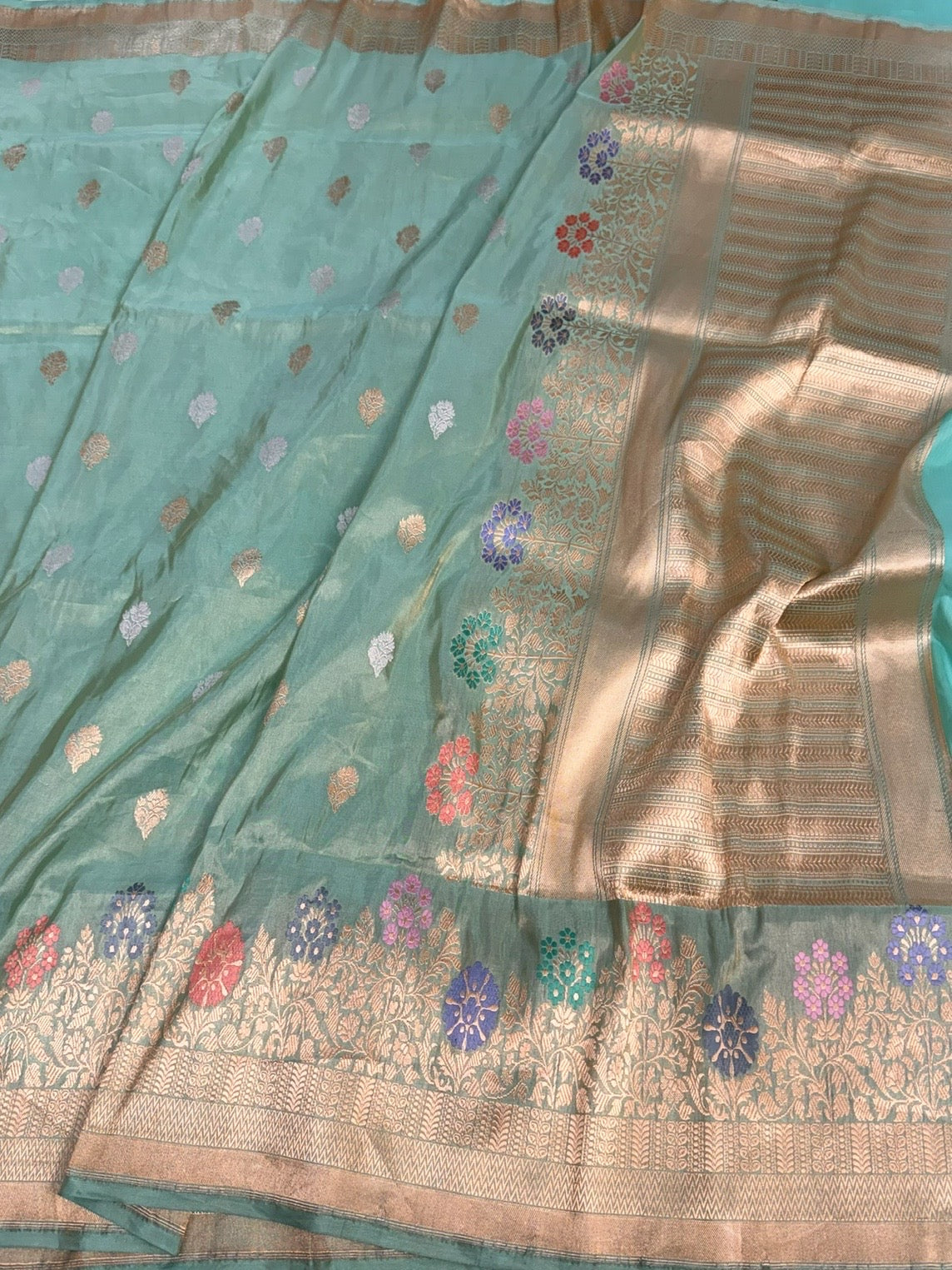 Sea Green Handwoven Pure Banarasi Tissue Saree