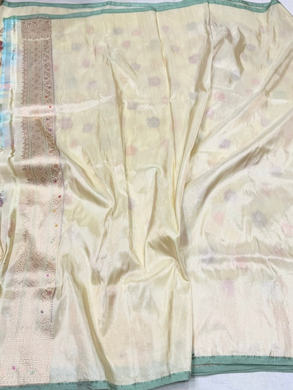 Ivory Handwoven Pure Banarasi Tissue Saree