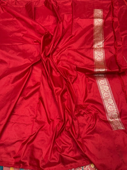 Red Handwoven Pure Banarasi Silk Saree in Kadwa Weave