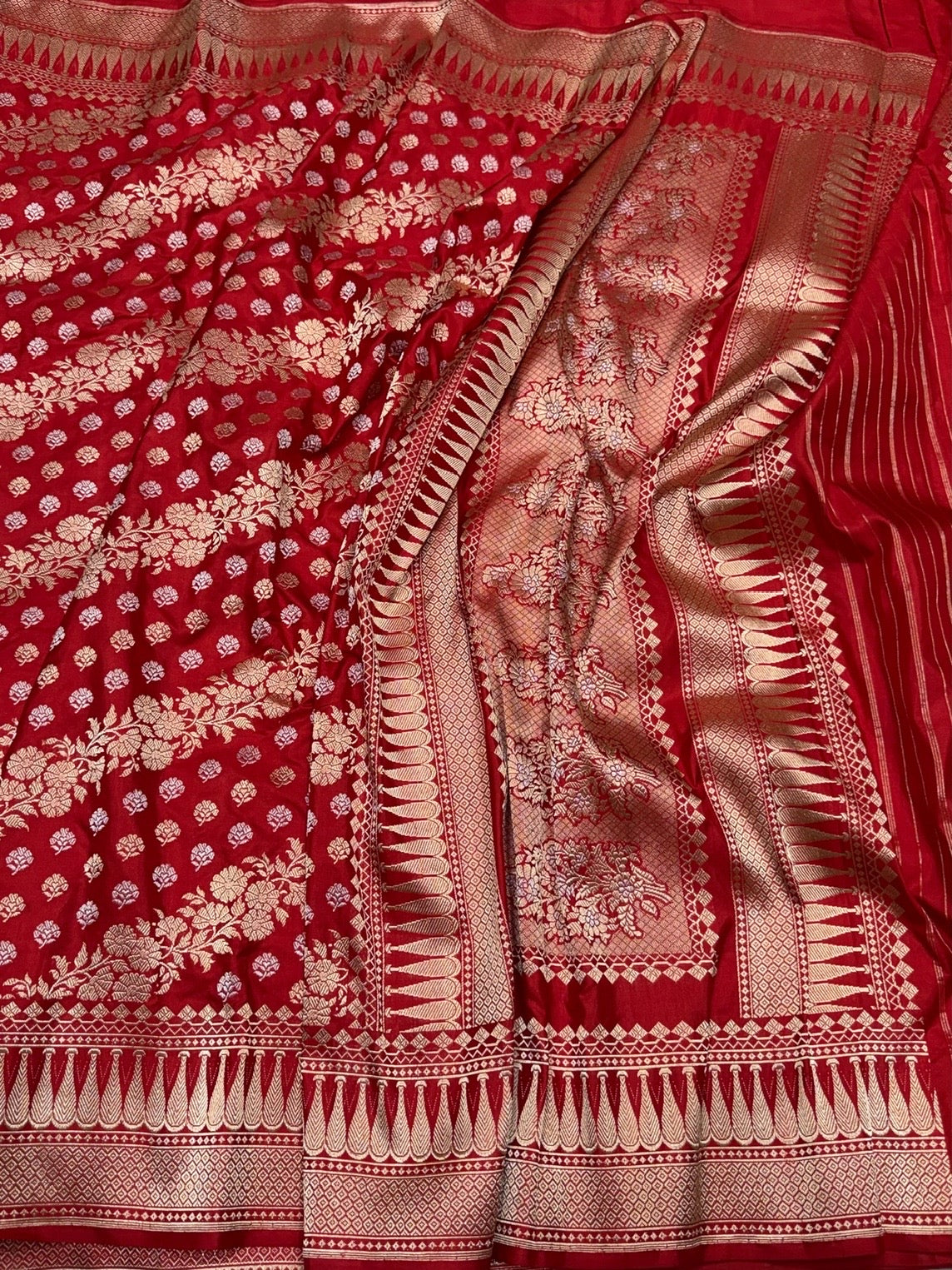 Red Handwoven Pure Banarasi Silk Saree