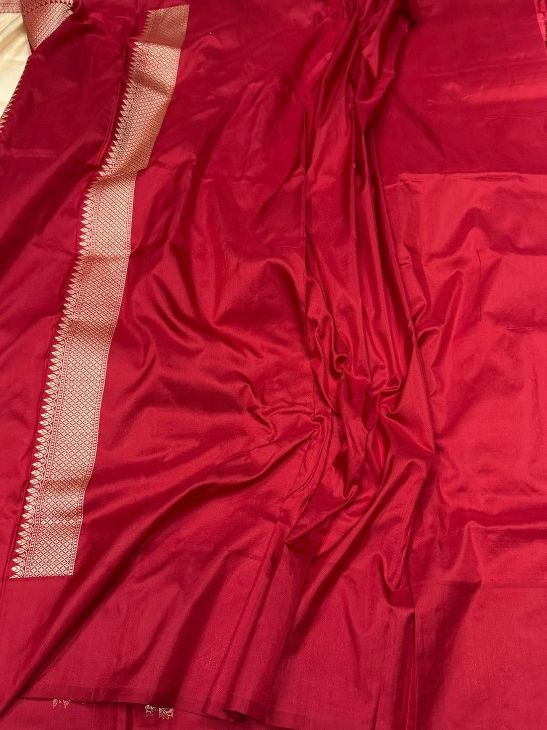 Cream /Red Handwoven Pure Banarasi Silk Saree