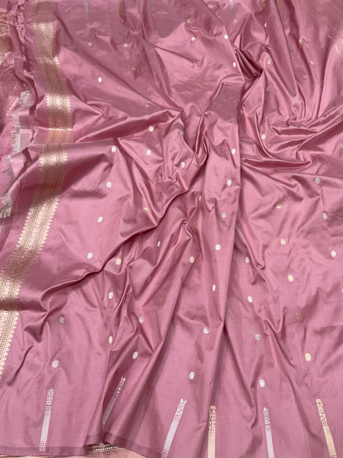 Gajiri Pink Handwoven Pure Banarasi Silk Saree in Kadwa Weave