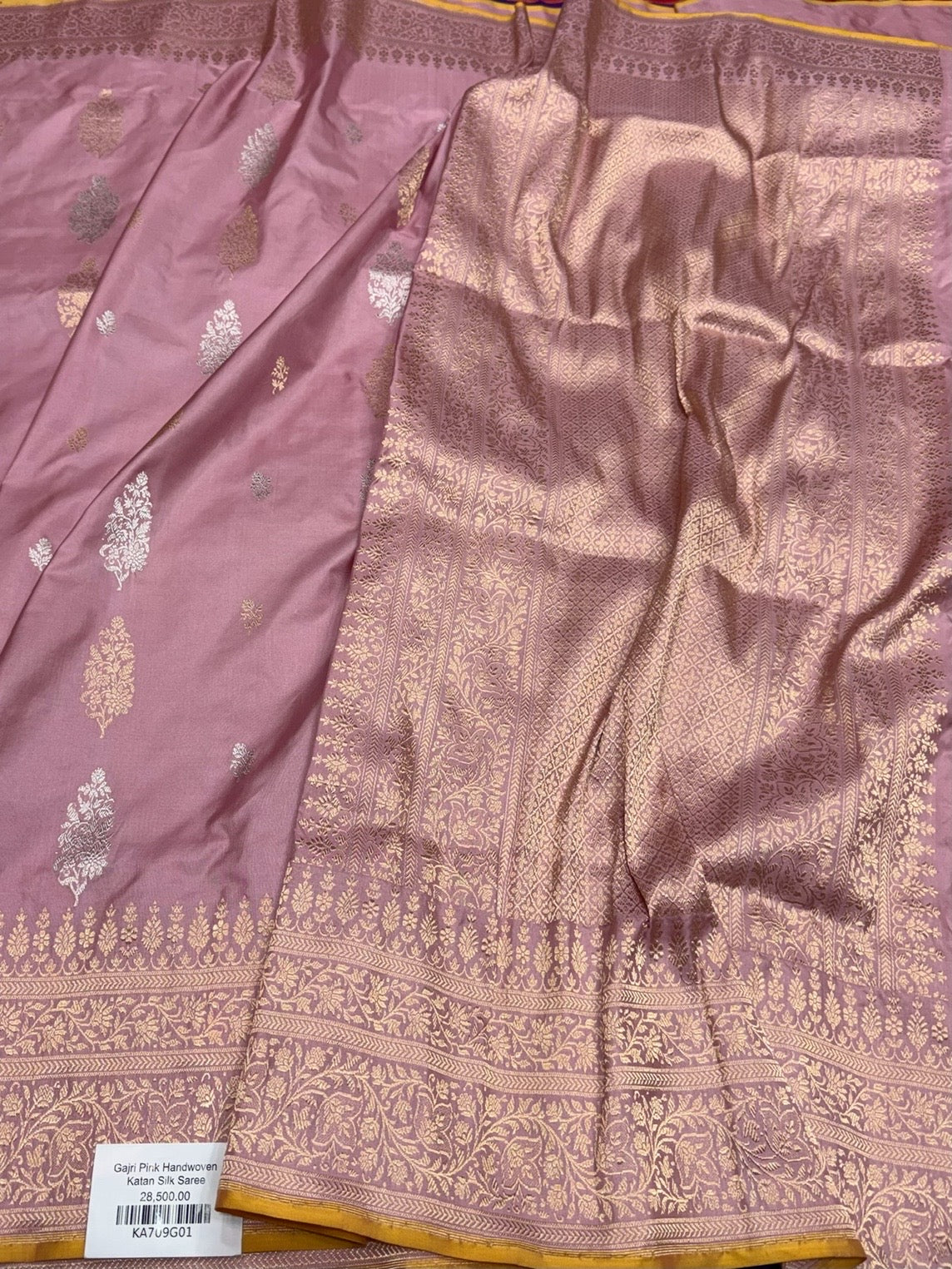 Gajiri Pink Handwoven Pure Banarasi Silk Saree in Kadwa Weave