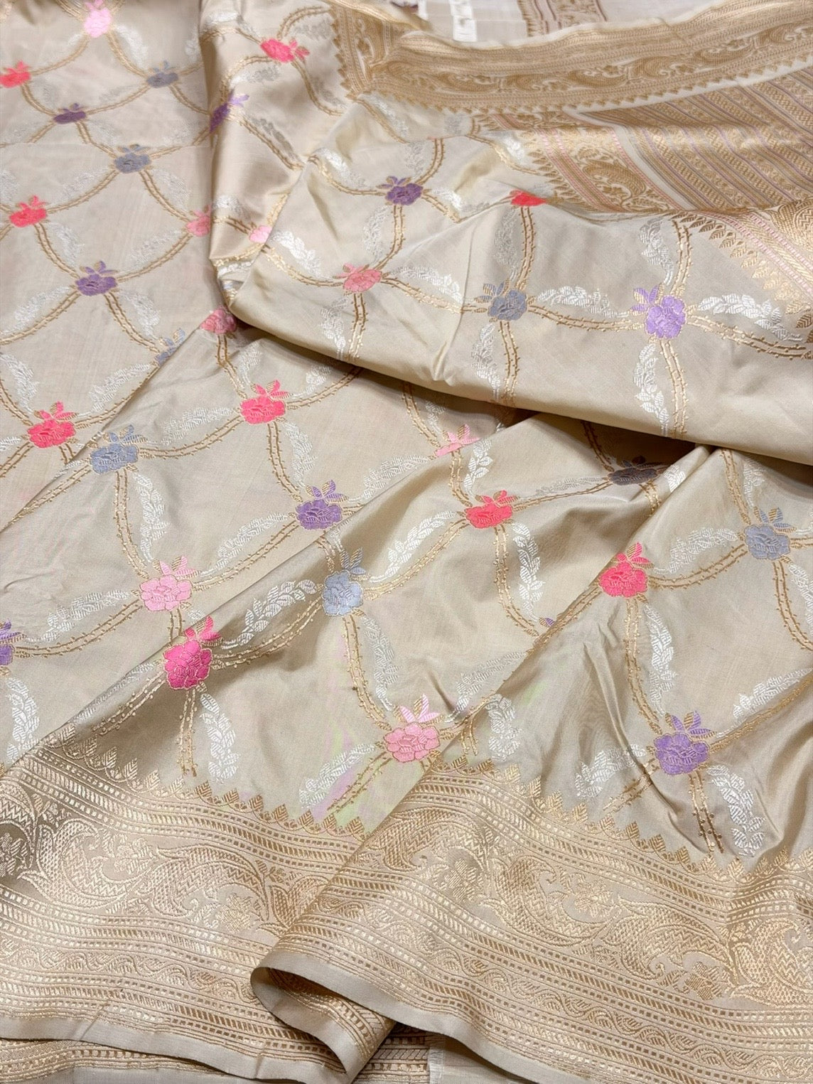 Cream Handwoven Pure Banarasi Silk Saree