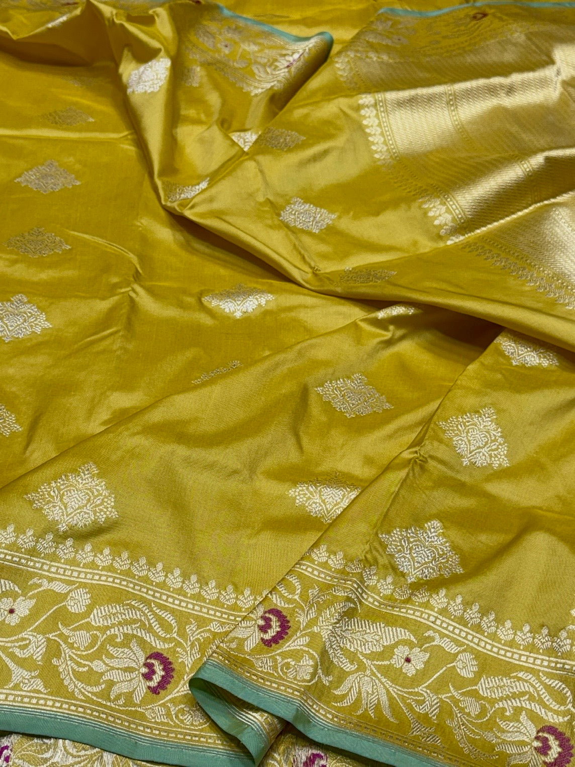 Mehndi Yellow Handwoven Pure Banarasi Silk Saree