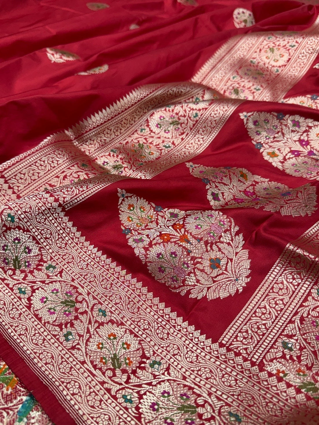 Red Handwoven Pure Banarasi Silk Saree