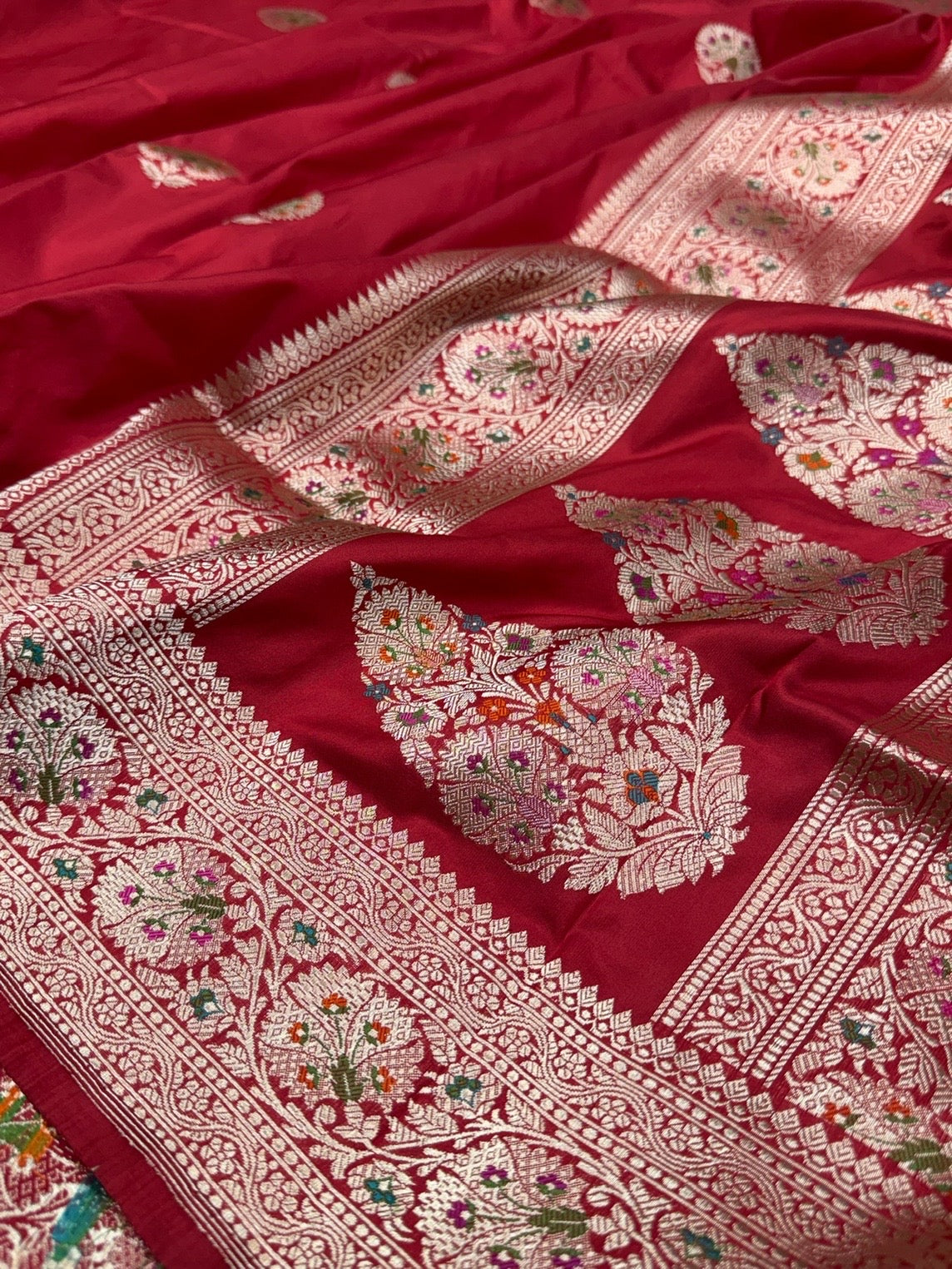 Red Handwoven Pure Banarasi Silk Saree