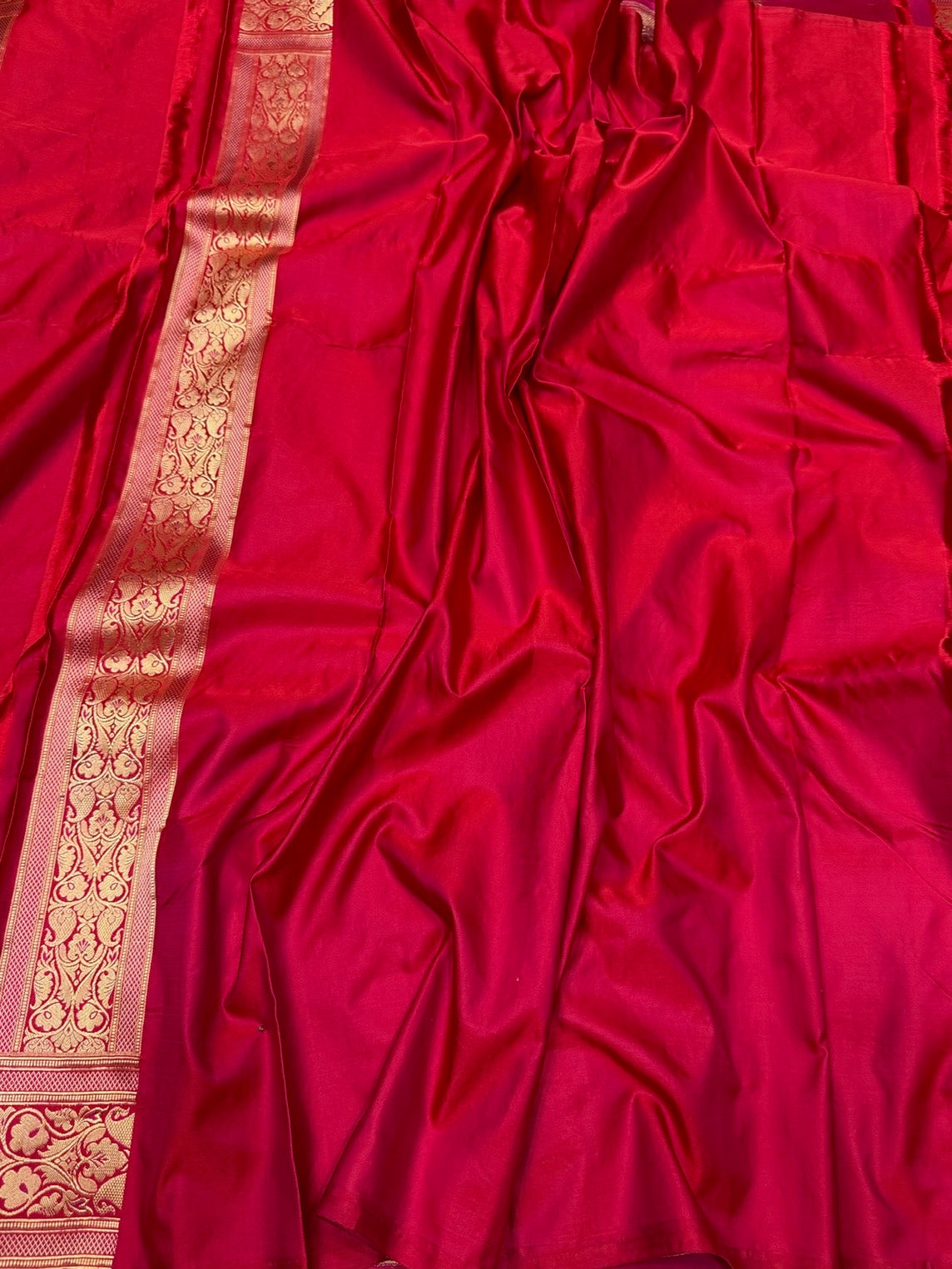 Red Handwoven Pure Banarasi Satin Tanchoi Silk Saree