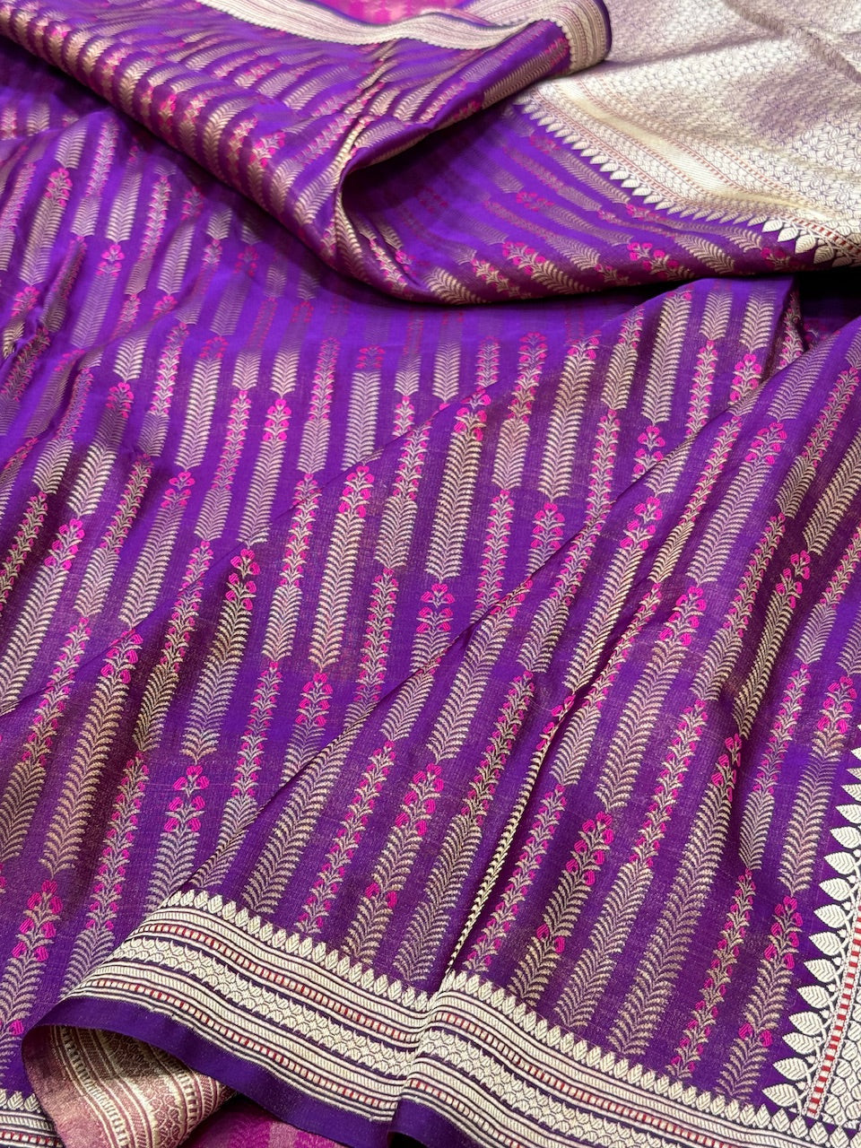 Purple Handwoven Pure Banarasi Satin Tanchoi Silk Saree