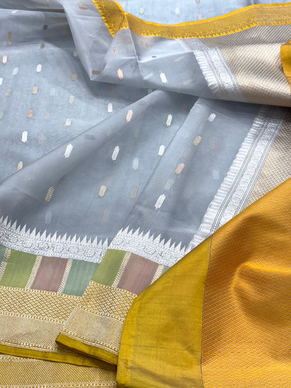 Handwoven Pure Banarasi Organza Saree
