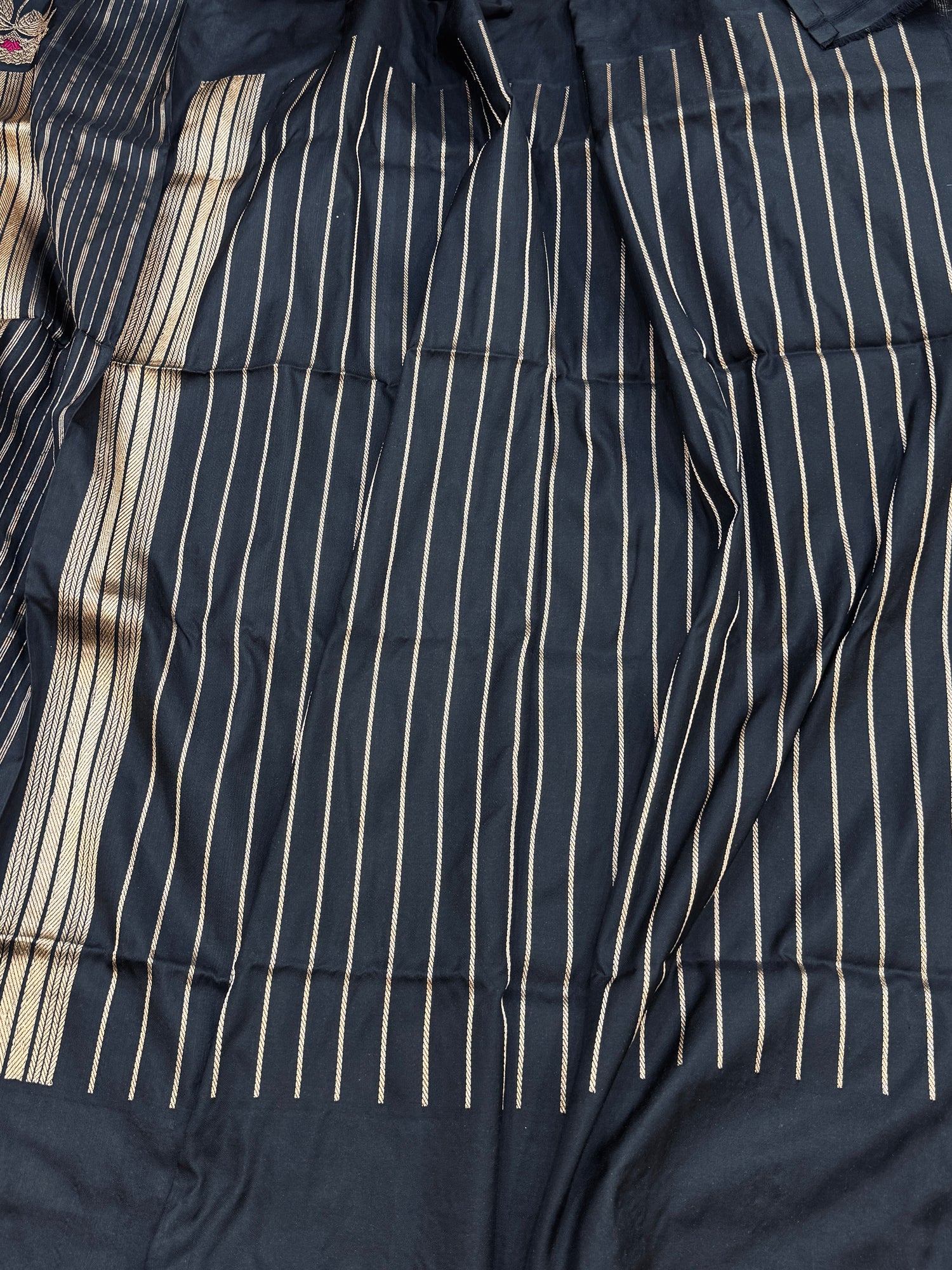 Black Handwoven Pure Banarasi Tissue Silk Saree