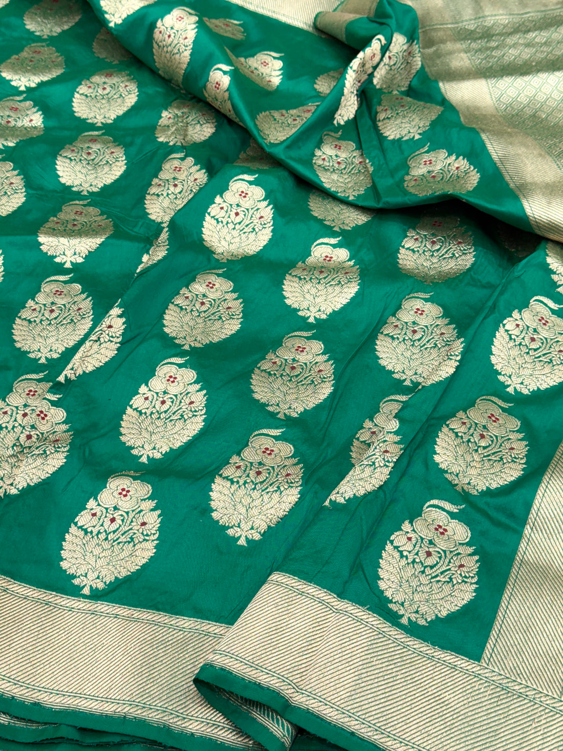 Green Handwoven Pure Banarasi Silk Saree