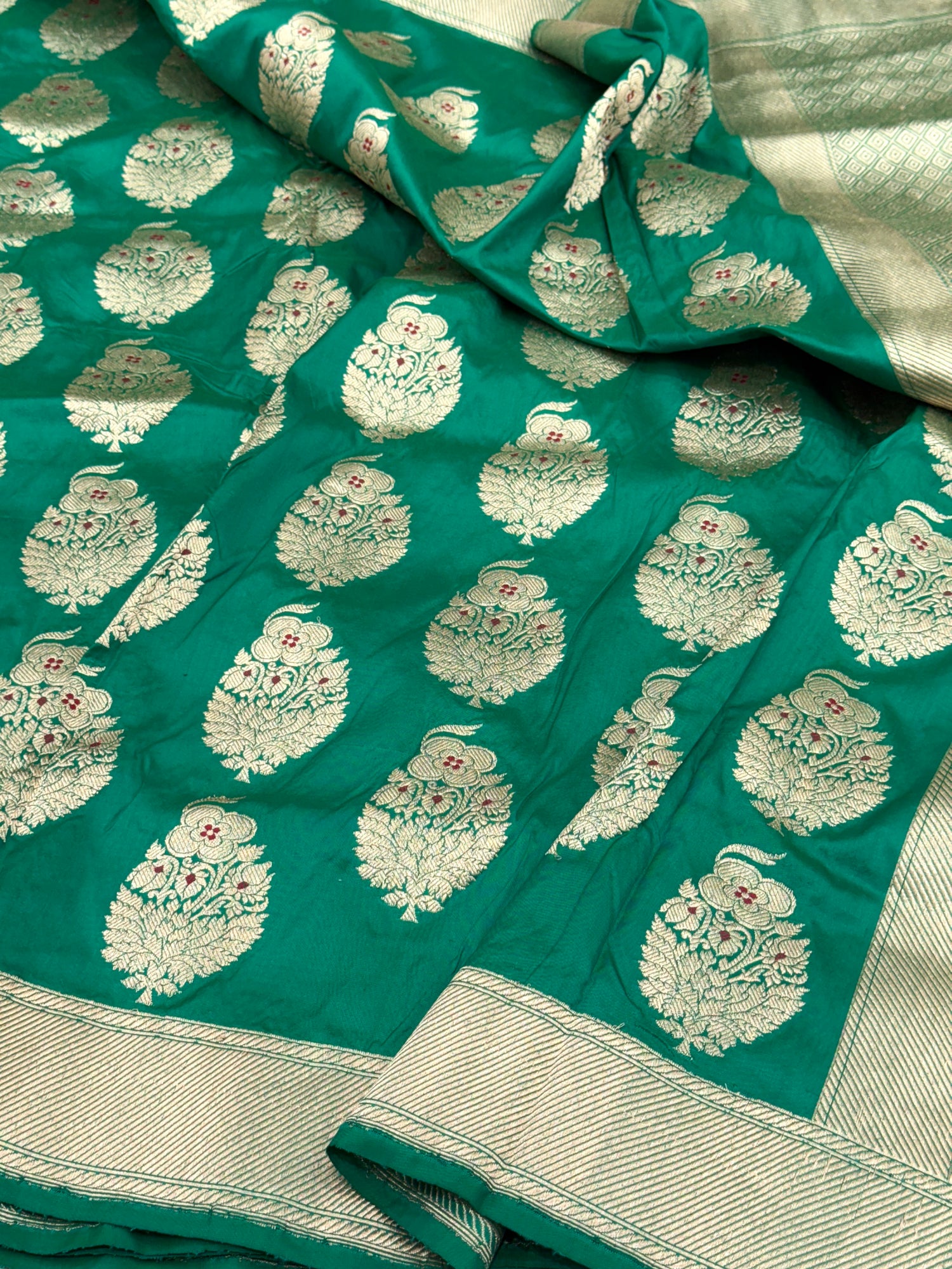 Green Handwoven Pure Banarasi Silk Saree