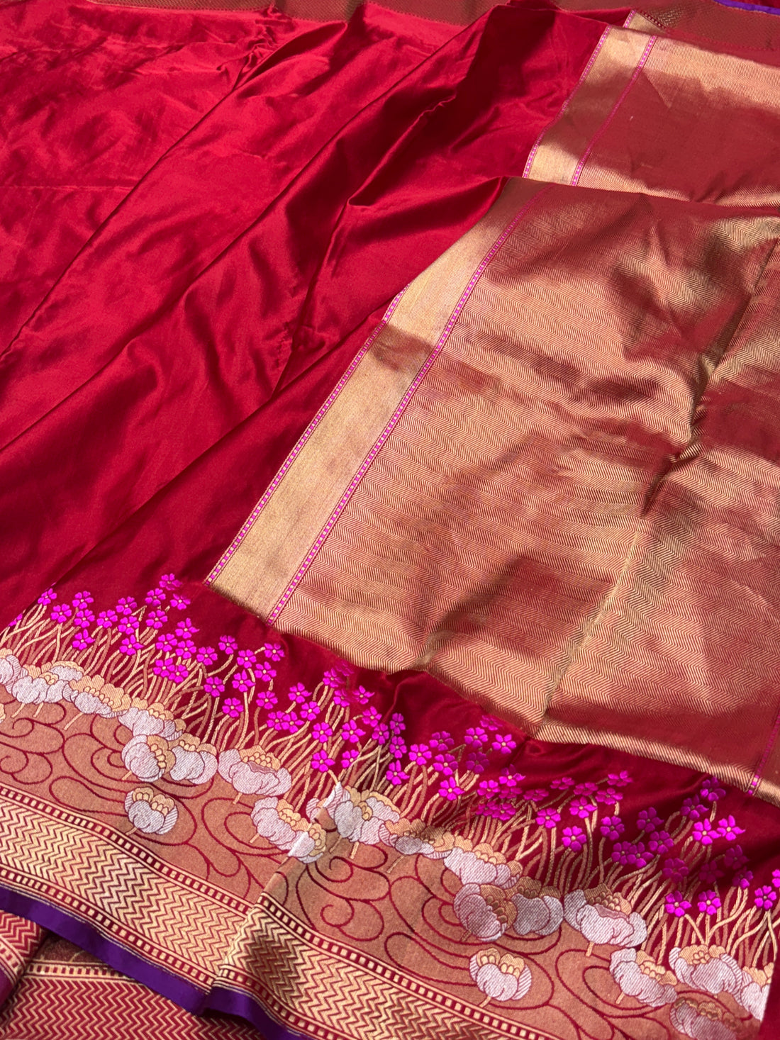 Red Handwoven Pure Banarasi Mashru Satin Silk Saree