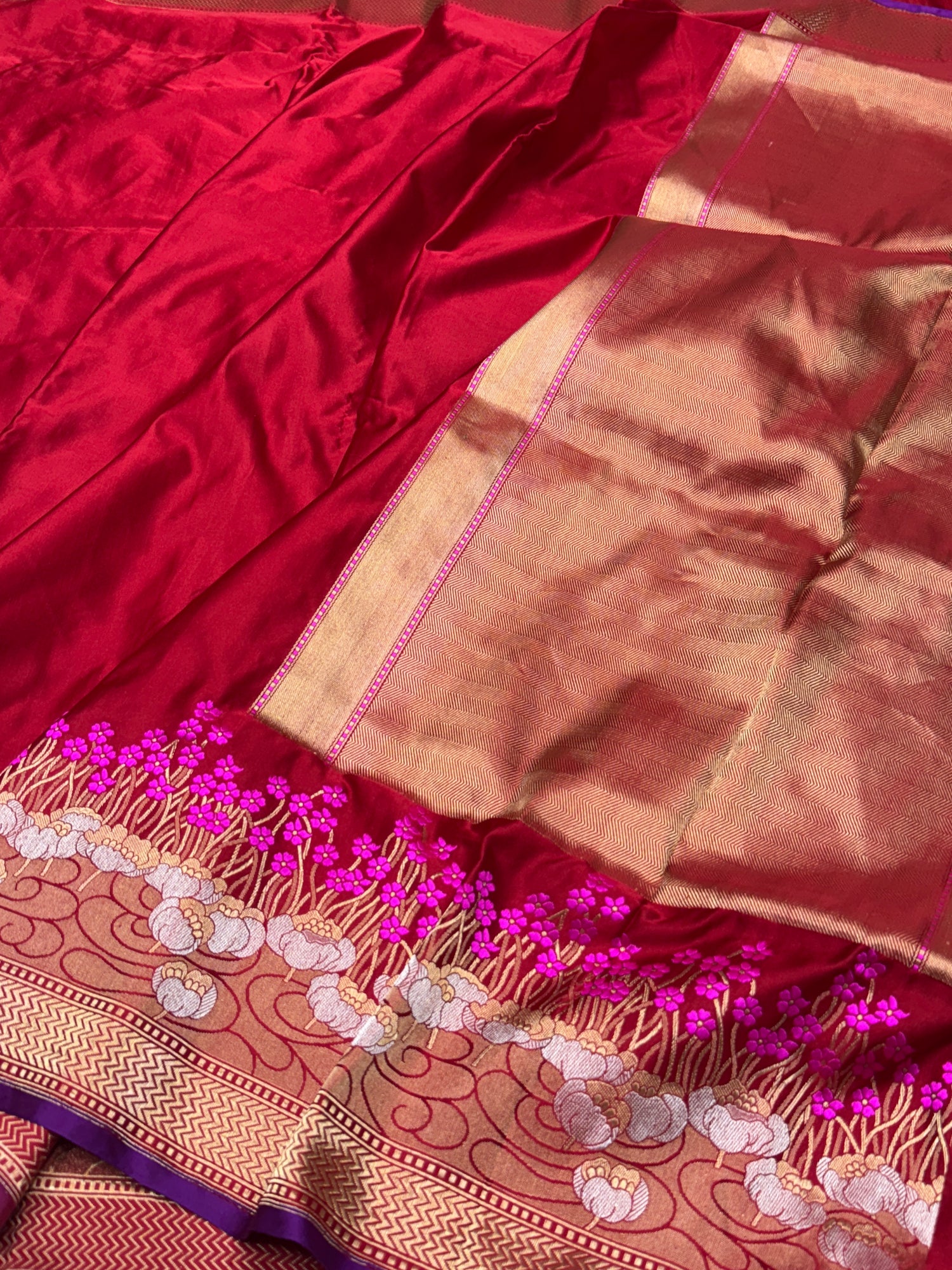 Red Handwoven Pure Banarasi Mashru Satin Silk Saree
