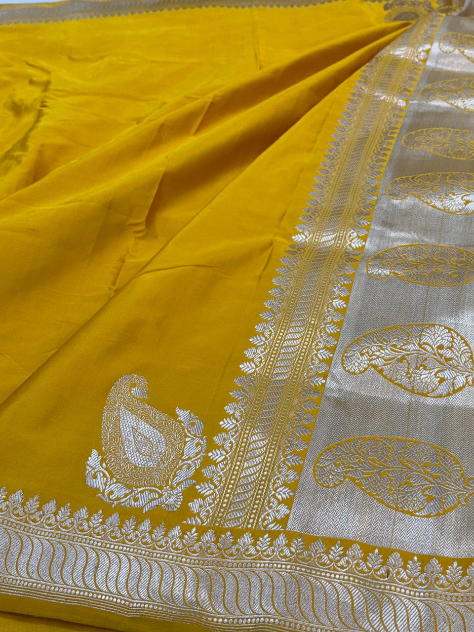 Yellow Handwoven Pure Banarasi Mashru Satin Silk Saree