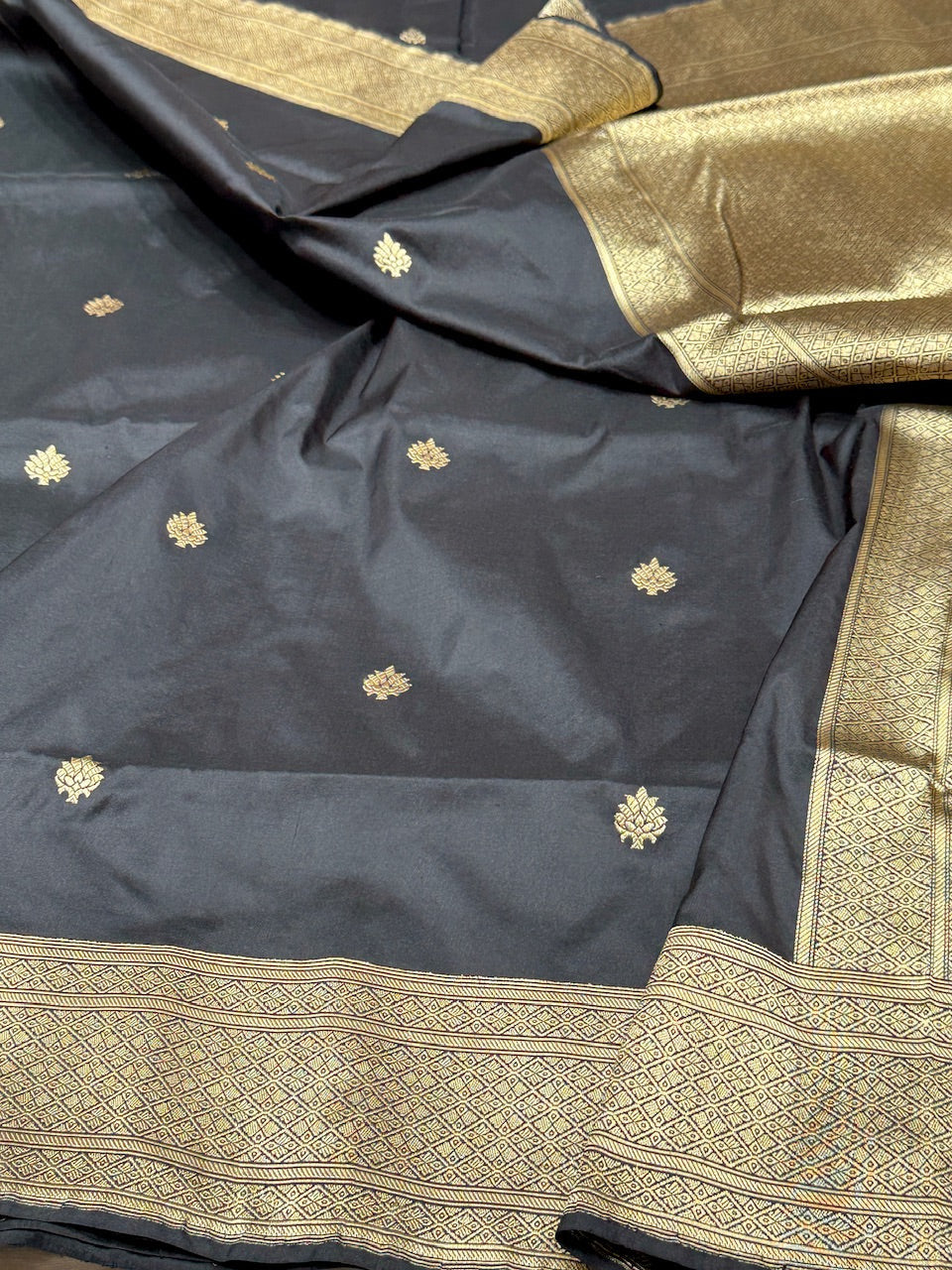 Black Handwoven Pure Banarasi Silk Saree