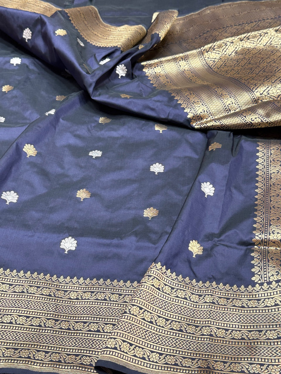 Navy Blue Handwoven Pure Banarasi Silk Saree