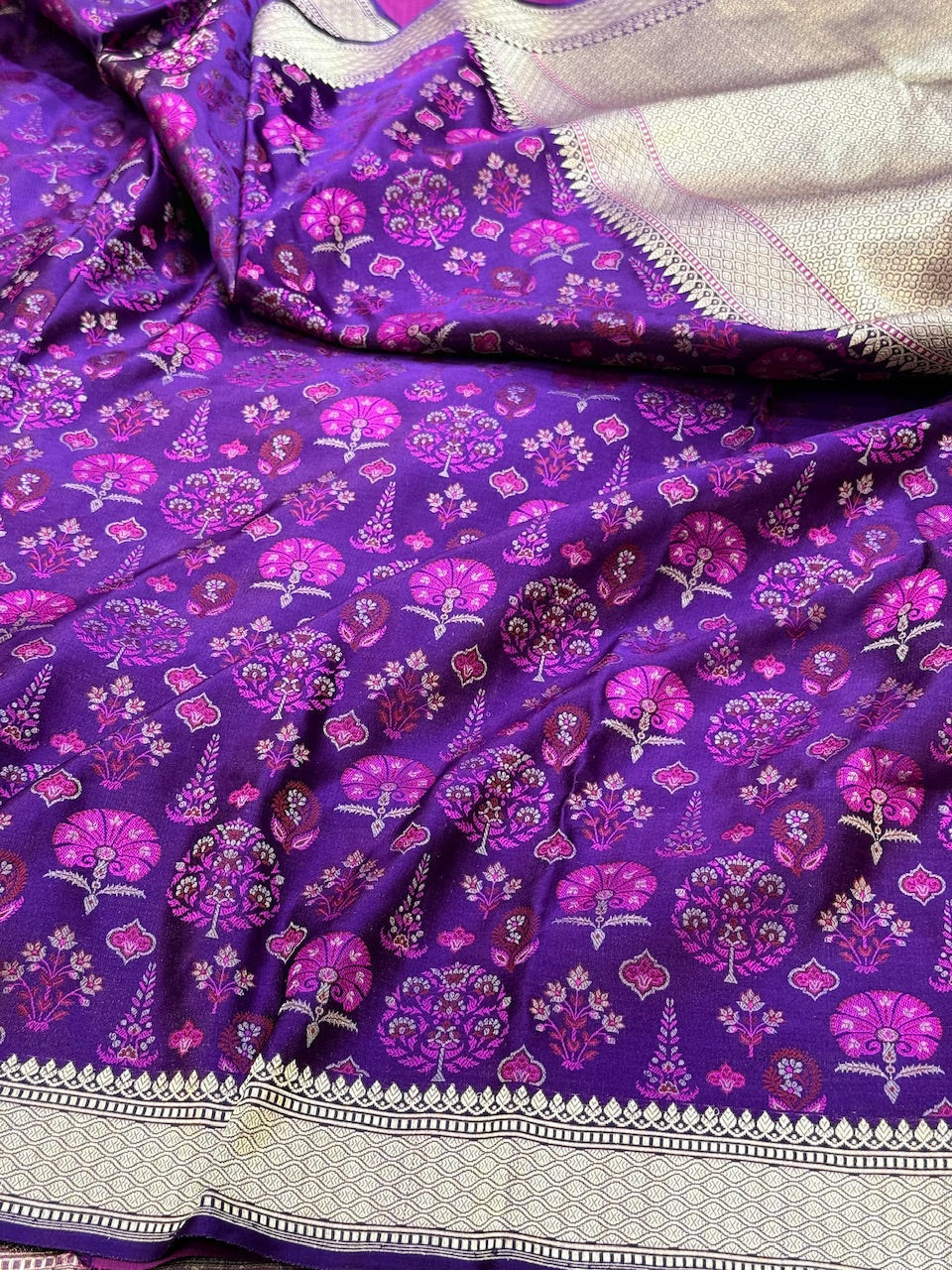 Purple Handwoven Pure Banarasi Satin Tanchoi Silk Saree