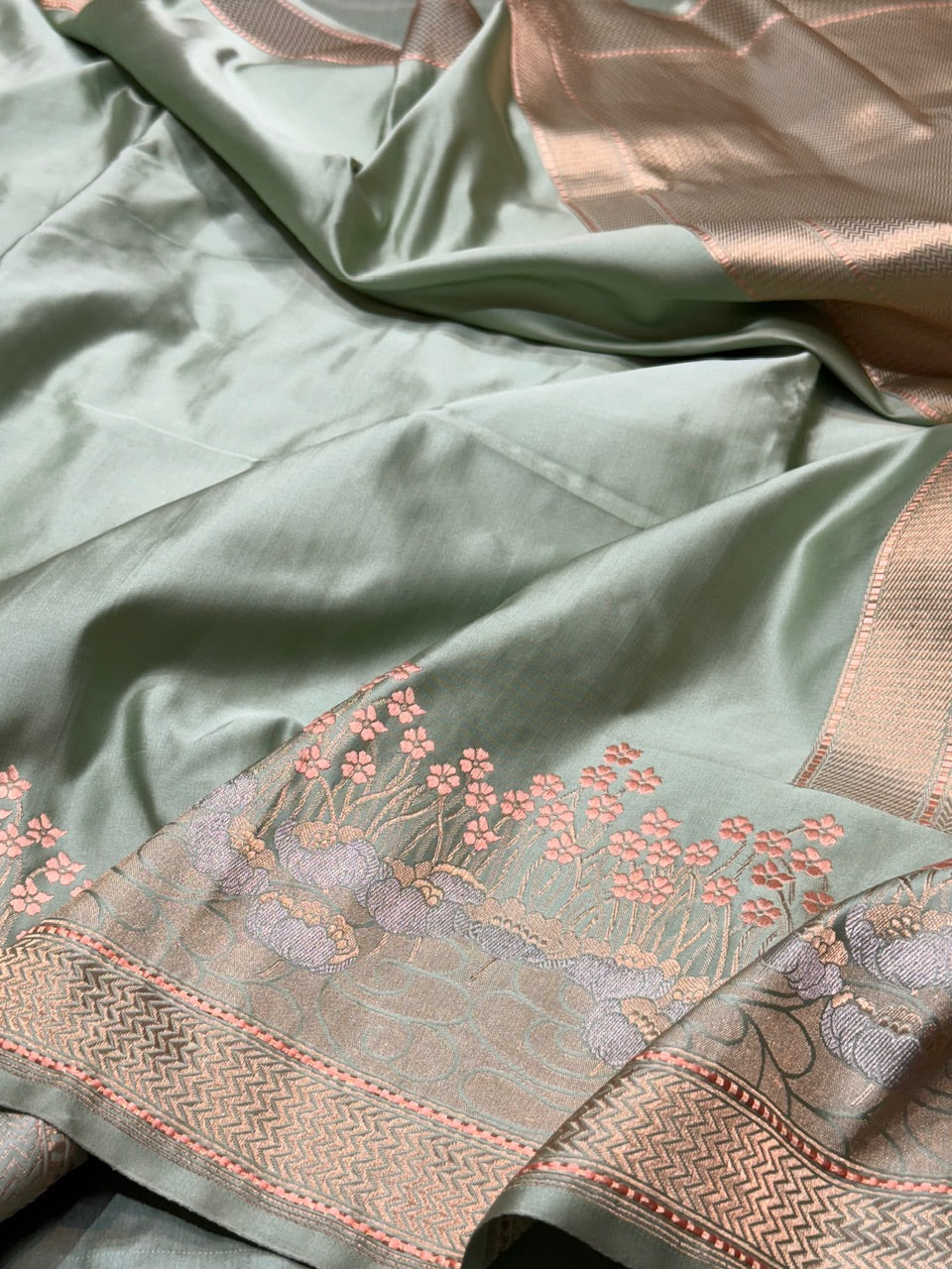 Pista Handwoven Pure Banarasi Mashru Satin Silk Saree