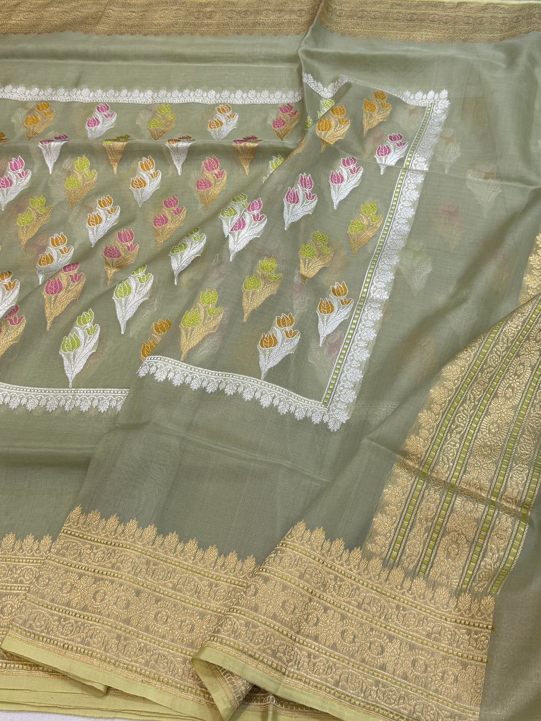 Pista Handwoven Pure Ektara Organza Saree