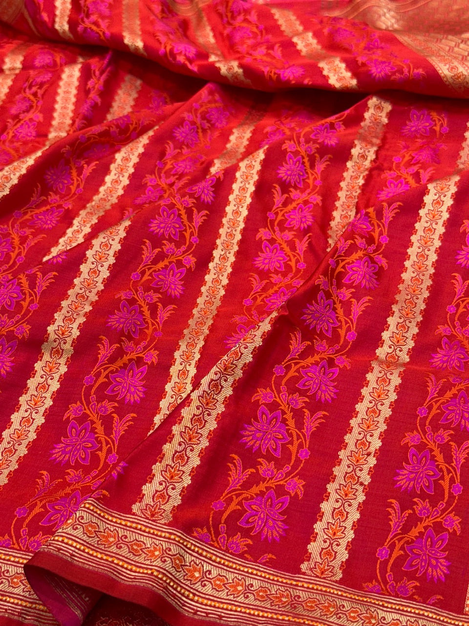 Red Handwoven Banarasi Pure Satin Tanchoi Silk Saree