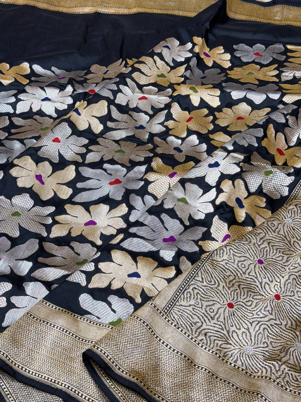 Black Handwoven Pure Banarasi Silk Saree