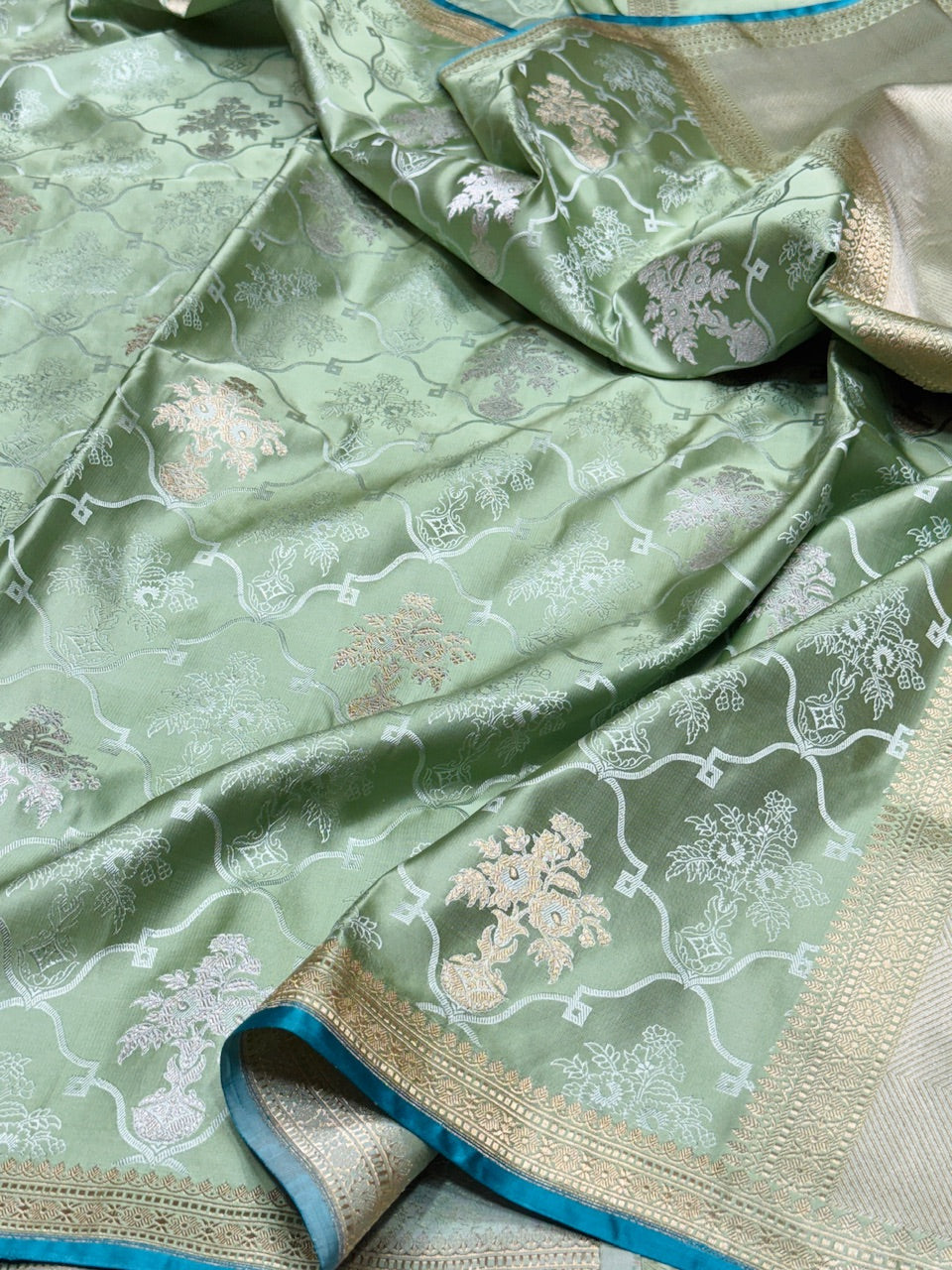 Pista Handwoven Pure Banarasi Satin Silk Saree